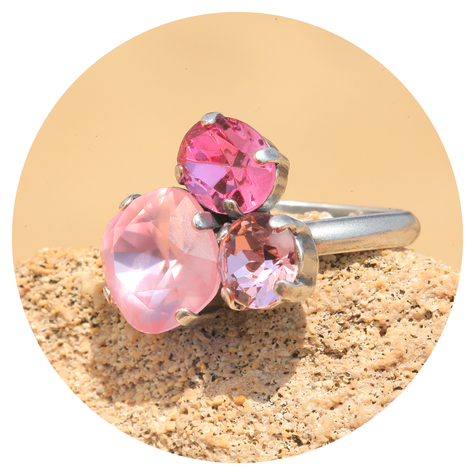 artjany Ring mit geschliffenen Kristallen rose