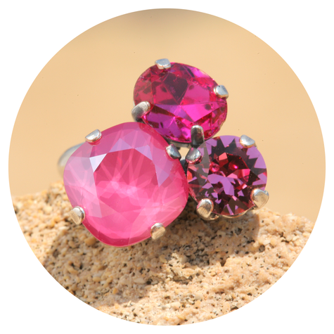 artjany Ring mit geschliffenen Kristallen pink