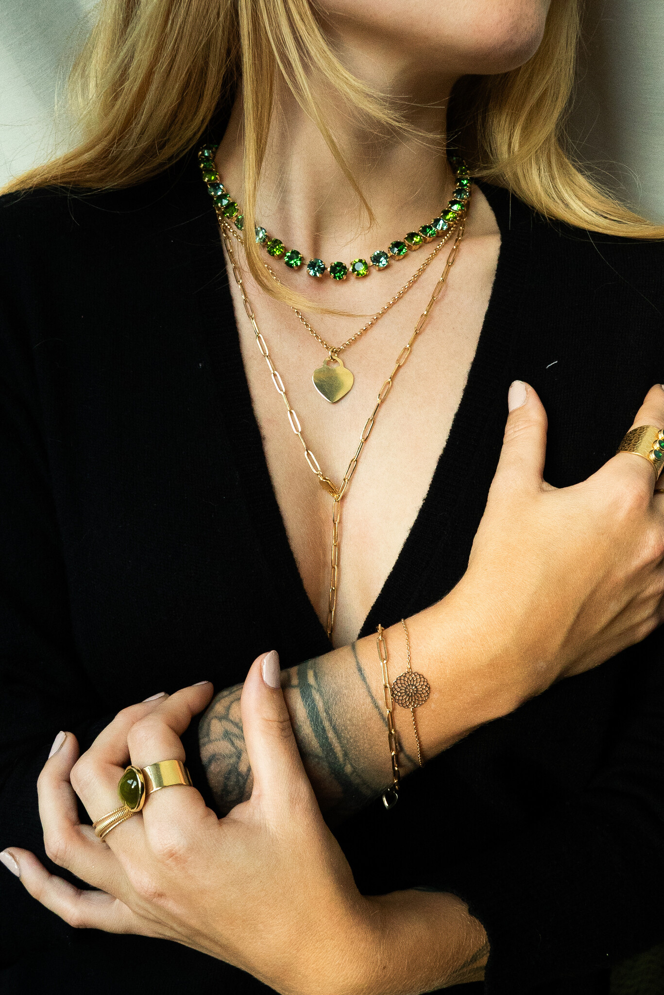 Colliers mit geschliffenen KRISTALLEN & CABOCHONS