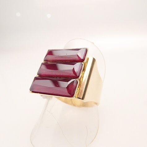 Goldener Ring ADÉCO royal red