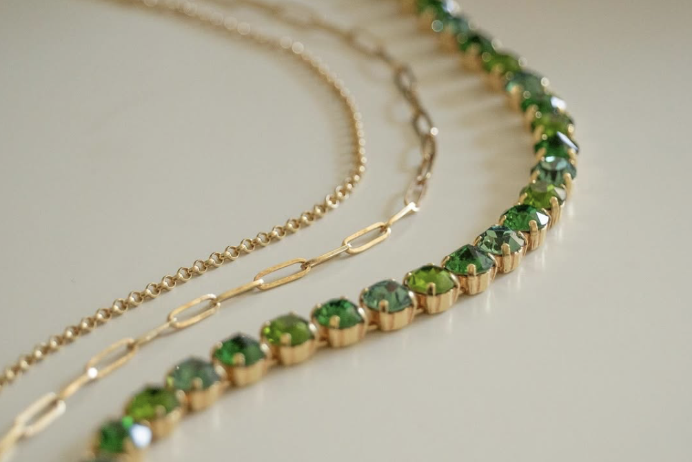 Goldene Armbänder mit KRISTALLEN