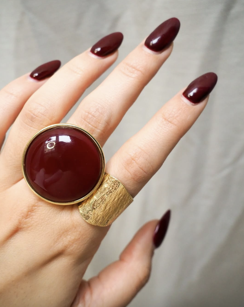 Goldene Ringe mit handgefertigten CABOCHONS