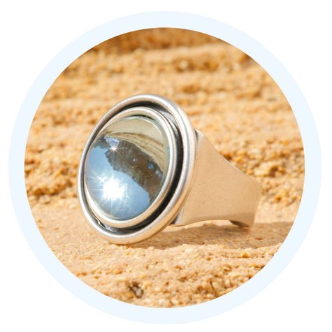 artjany Ring mit einem Cabochon in azore