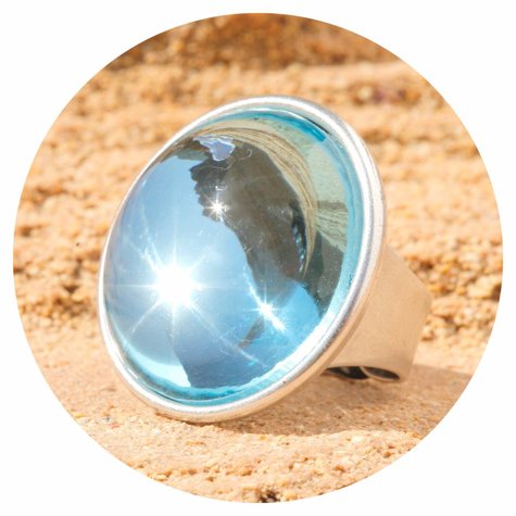 artjany Ring mit einem Cabochon in aquamarine
