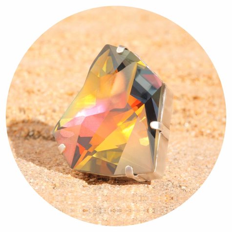 artjany Ring mit einem crystal designed by Jean Paul Gaultier