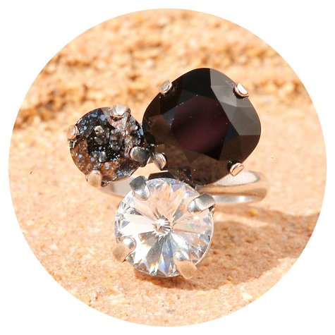 artjany Ring mit geschliffenen Kristallen