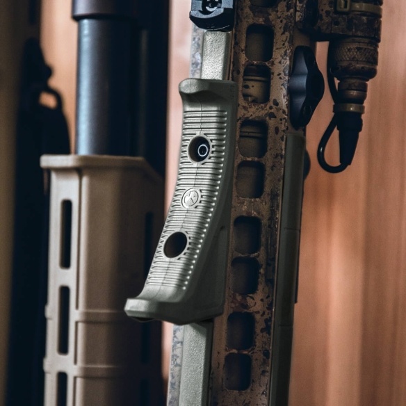 Magpul Magpul M-LOK AFG Angled Fore-Grip - OD