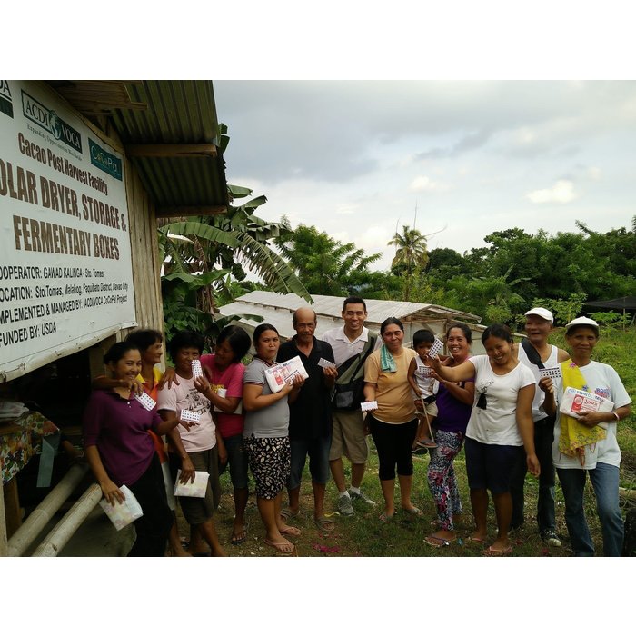 - Philippinen – Theo & Philo „Dunkle Schokolade 65 %“ mit getrockneter grüner Mango und Meersalz – exklusive Herkunftsschokolade aus Malabog, Davao