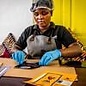 - Herkunftsschokolade aus Uganda mit 64 % Kakaoanteil – Schokolade der Marke Latitude mit fruchtigem Charakter