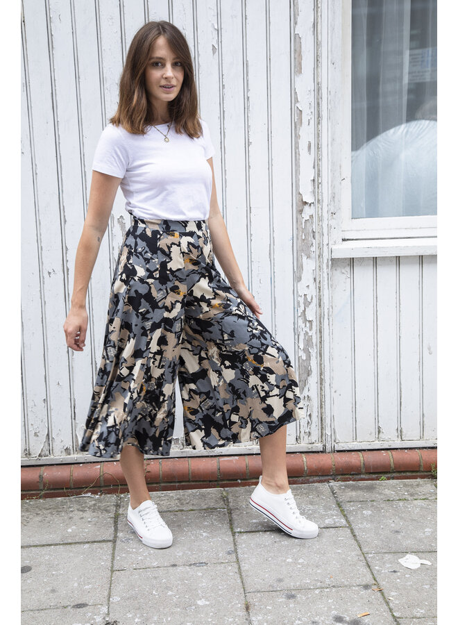 Jaba Iva Culottes in Camo Grey