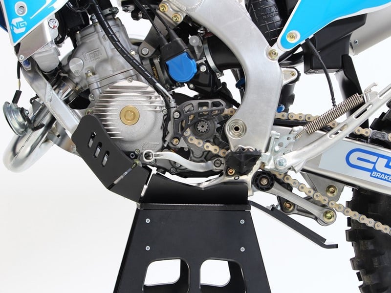 AXP Xtrem HDPE Skid Plate 8mm / 2022 -> TM RACING EN125FI 2T / EN144FI 2T WITH LINKAGE GUARD