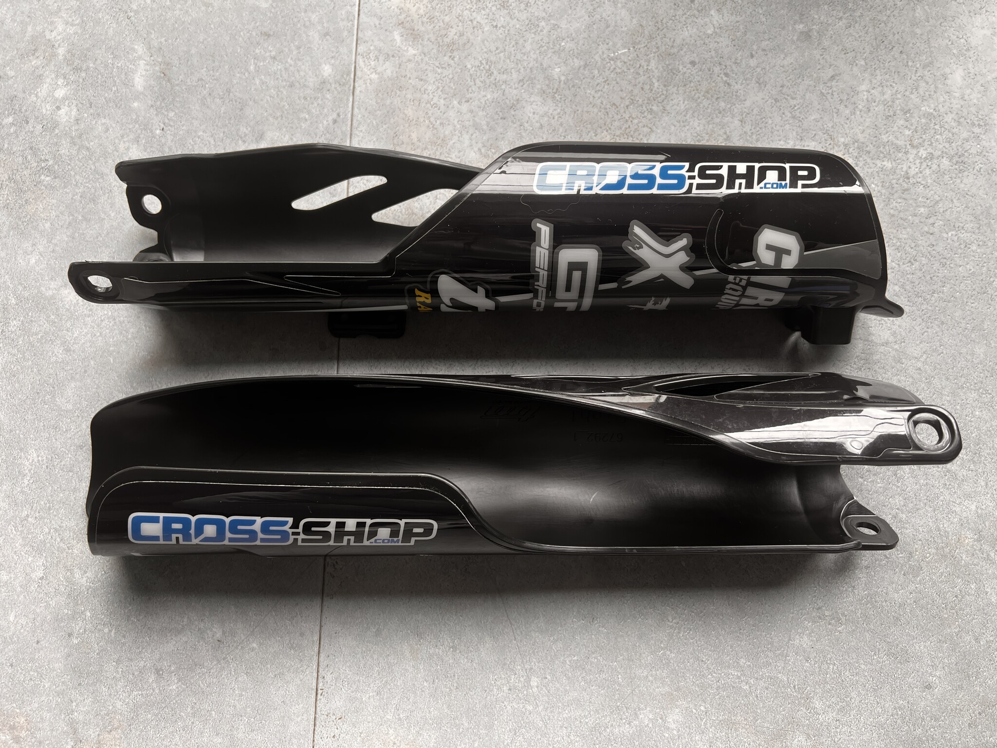 (NEW) Fork Guards BLACK  (model 2020->) Fits every TM with USD fork + Decal