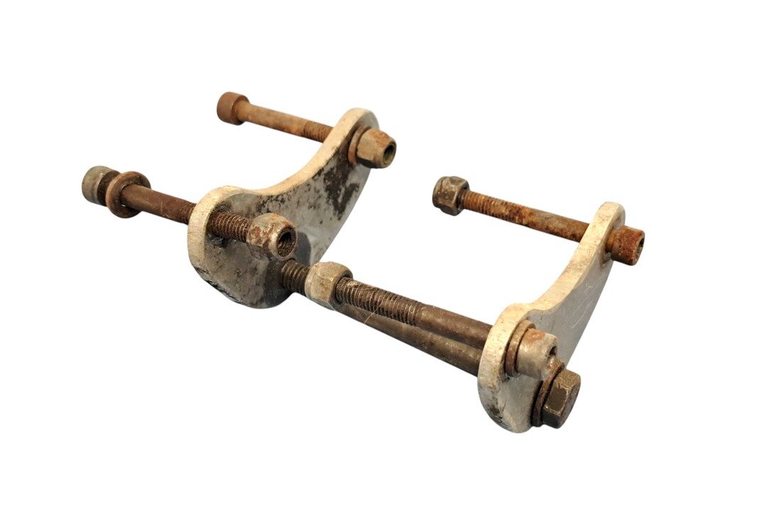 TM Engien Mounts 1990