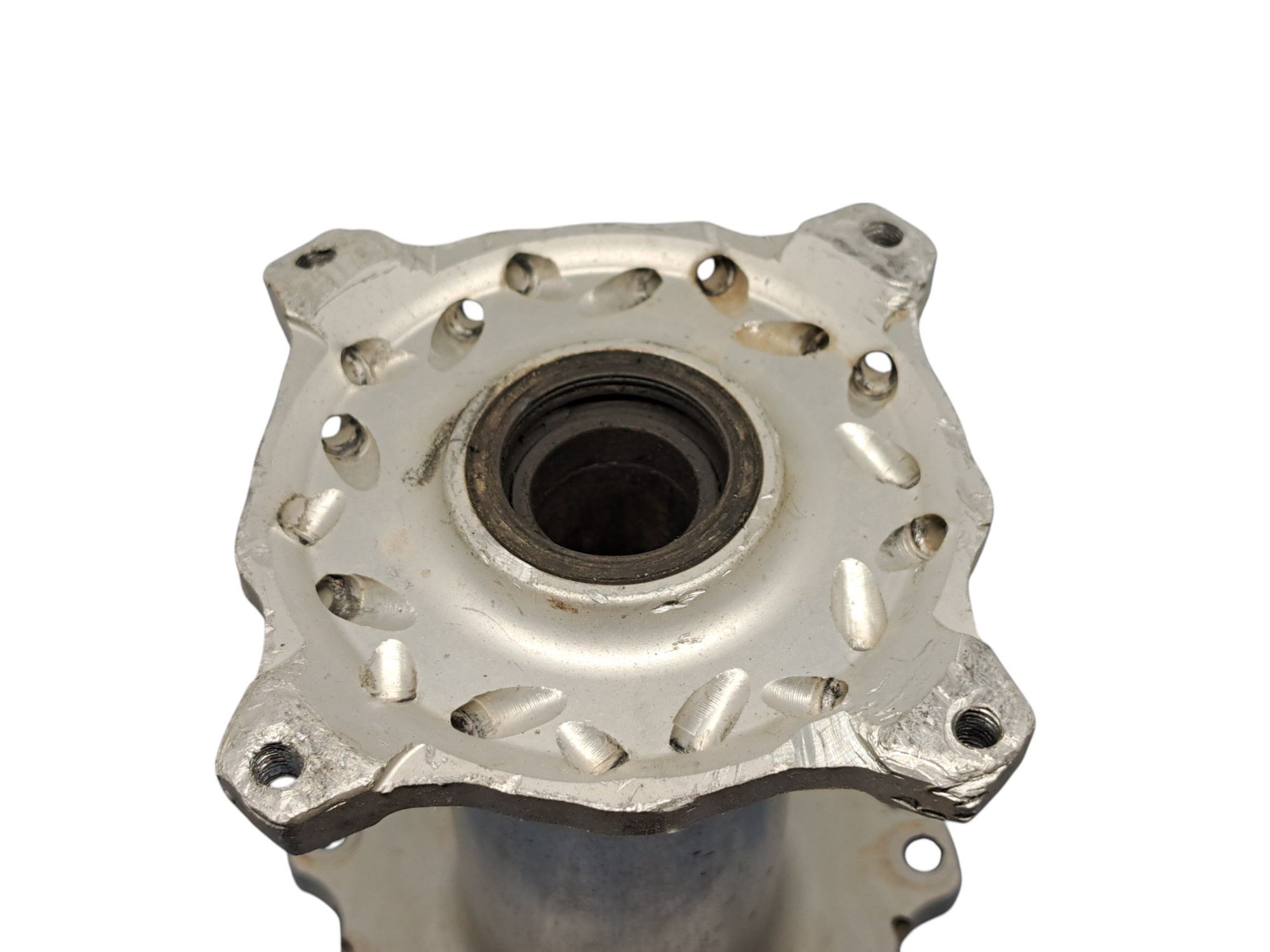 TM Rear hub 15-> with damage