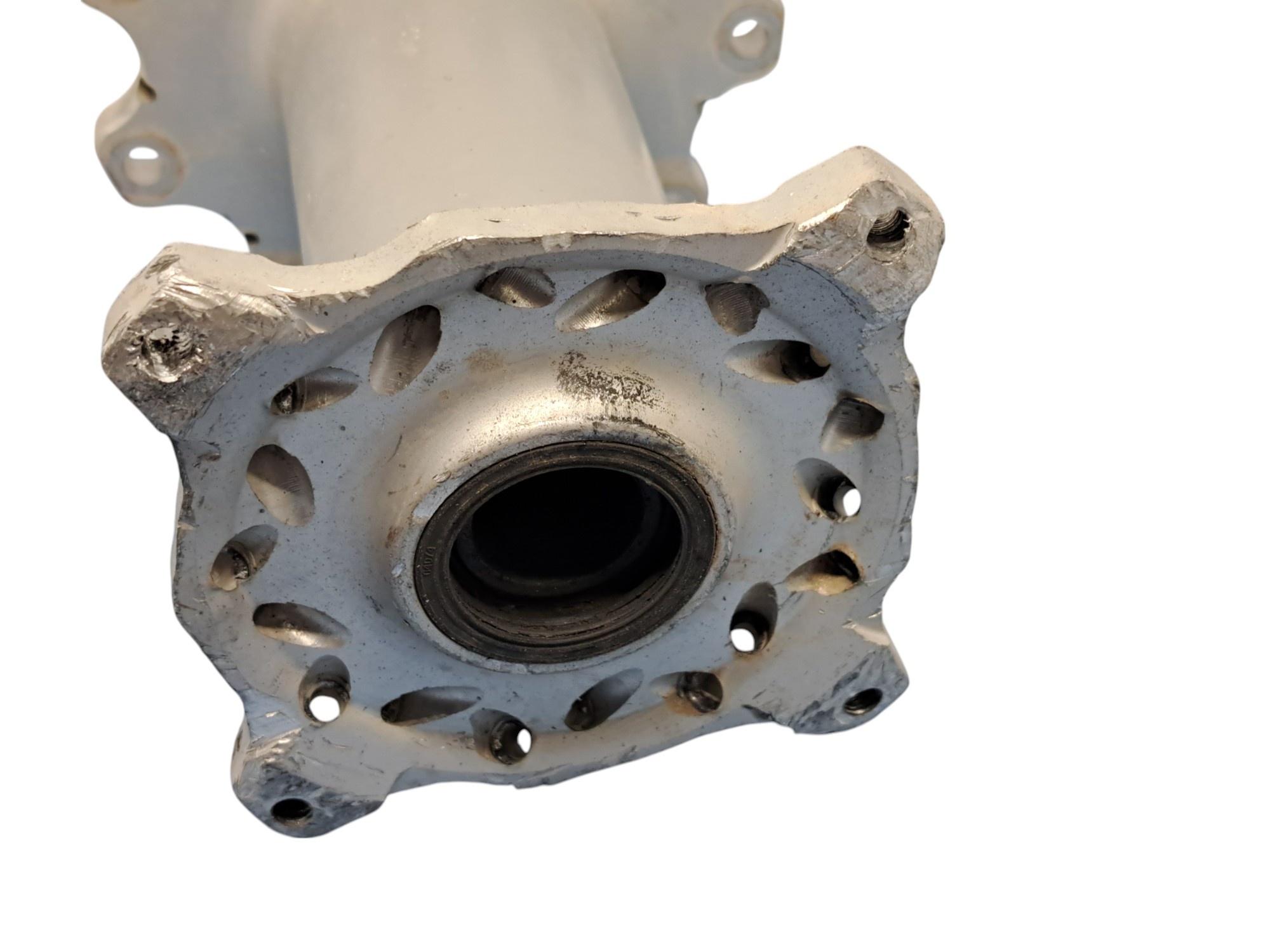 TM Rear hub 15-> with damage