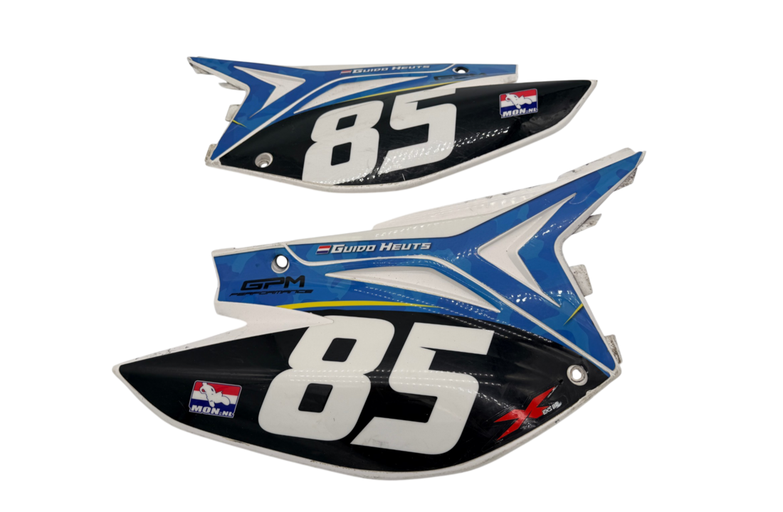 (USED) SIDE PANELS RH+LH 2strok 2015-2021 WHITE (OEM #67272.15)