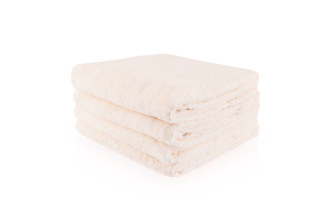 Ecru handdoek met naam naar keuze geborduurd