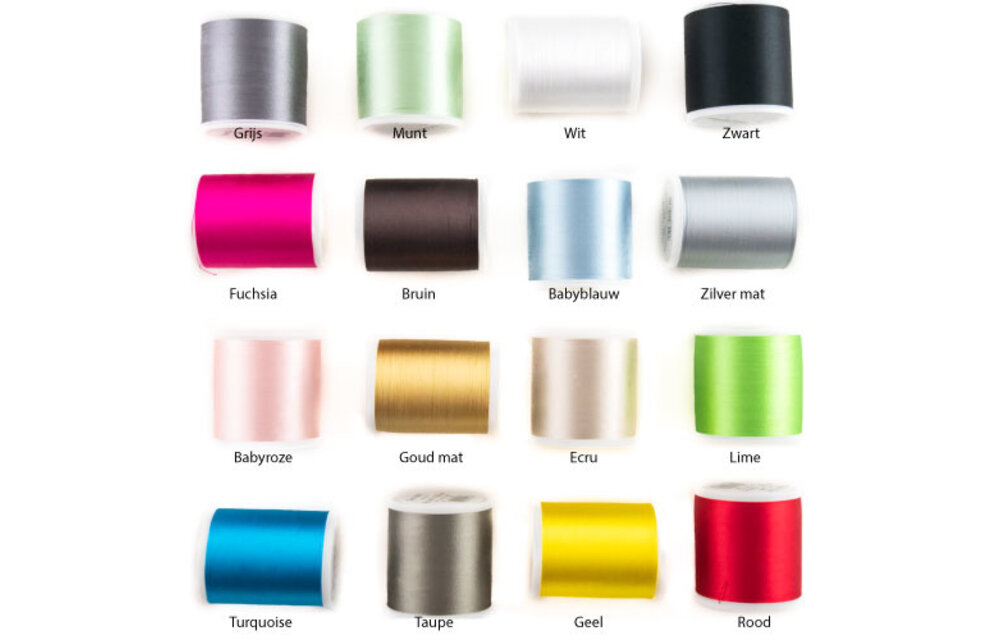 Fuchsia handdoek met naam naar keuze geborduurd