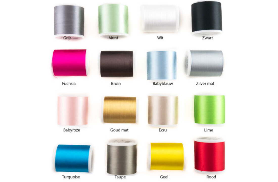 Ecru handdoek met naam naar keuze geborduurd