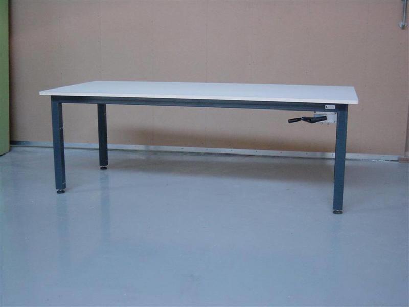 Atelier Michel Koene Hoog/laag tafel AMK hydraulisch Blad Ecoplex HPL 19mm wit   t/m 240 x 120cm