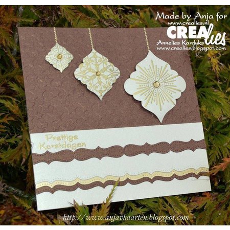 Crealies und CraftEmotions beira do molde de perfuração