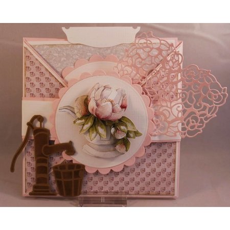 Precious Marieke Cutting en embossing stencils, Romance collectie, oude waterpomp