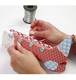 Objekten zum Dekorieren / objects for decorating Craft Kit: 1 set di materiali per scatola stivali retrò