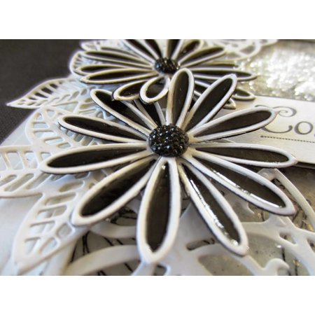Creative Expressions Stempelen en embossing stencil, Delicate Daisies Blossoms