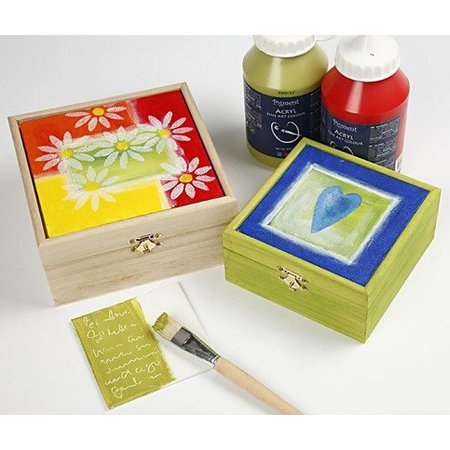 Objekten zum Dekorieren / objects for decorating 3 scatole di legno con cartone