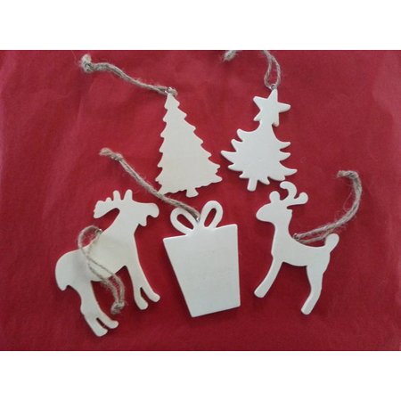 Objekten zum Dekorieren / objects for decorating 5 forskellige julemotiver lavet af træ + 1 træ slæde ekstra!