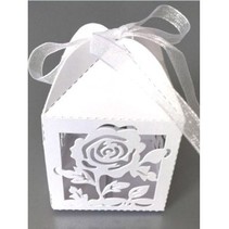 10 Gift box with delicate rose motif