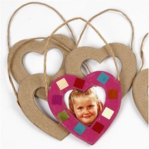 Paper mache hearts frame for decorating.