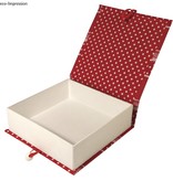 Objekten zum Dekorieren / objects for decorating Cartapesta scatola coperchio ribaltabile, 18x17,5x5,5 cm, parte interna sciolto