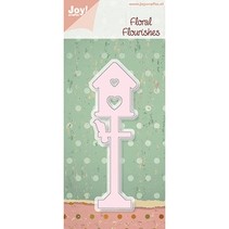 Skjæring og preging sjablong Birdhouse