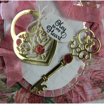 Punching and embossing template: Love Locket
