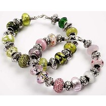 24 different glass beads