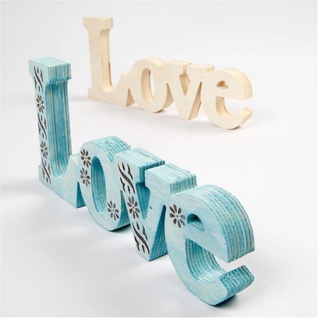 Objekten zum Dekorieren / objects for decorating Dekorationswort: LOVE