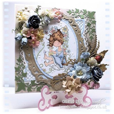 Marianne Design Embossing and punching template, elegant, oval decorative frame