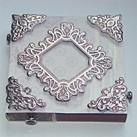 Embellishments / Verzierungen Metallic embossed Cardboard