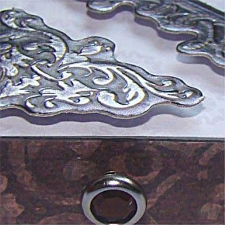 Embellishments / Verzierungen Metallic embossed Cardboard