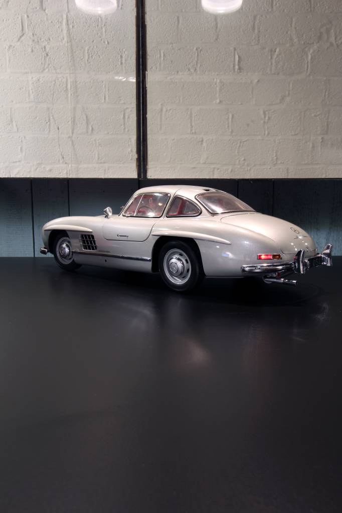 Mercedes 300SL  scale 1:8