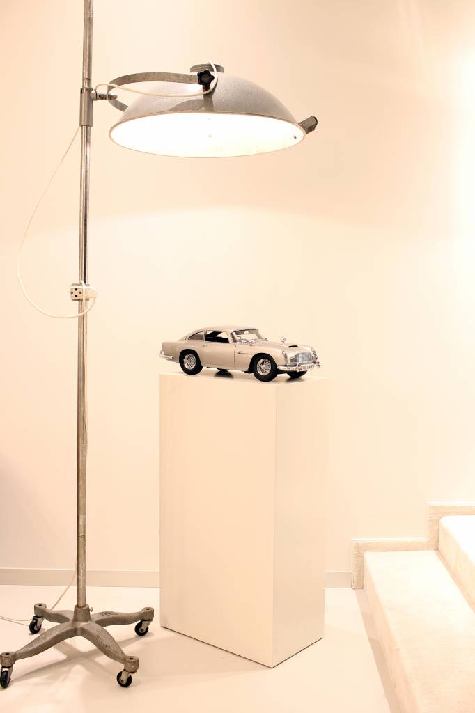 ASTON MARTIN DB5 SCALE 1: 8 JAMES BOND