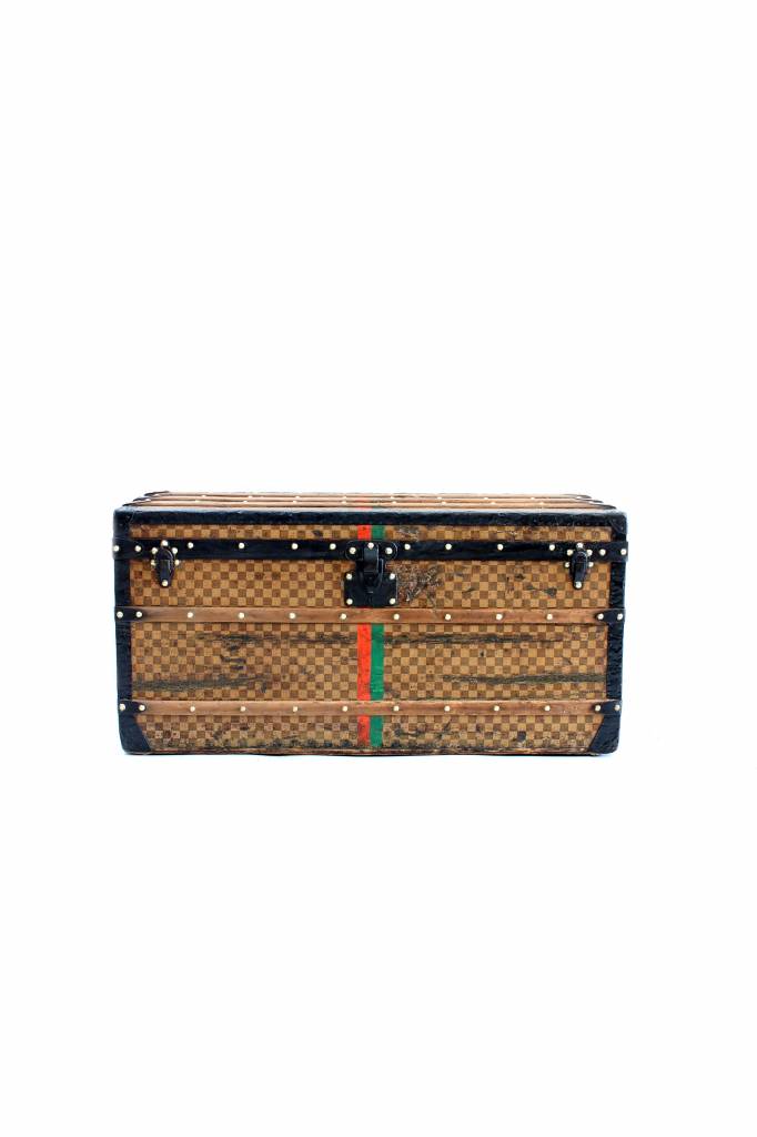 Louis Vuitton wardrobe trunk - with the famous monogram - Catawiki