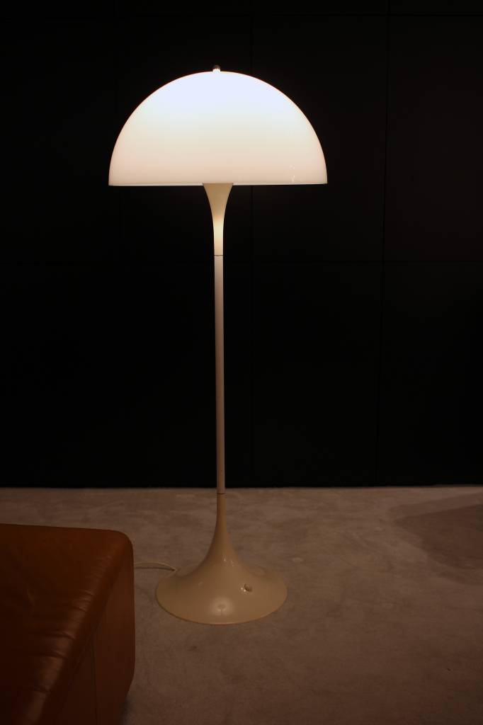 Verner Panton vloerlamp "Panthella" voor Louis Poulsen 1971