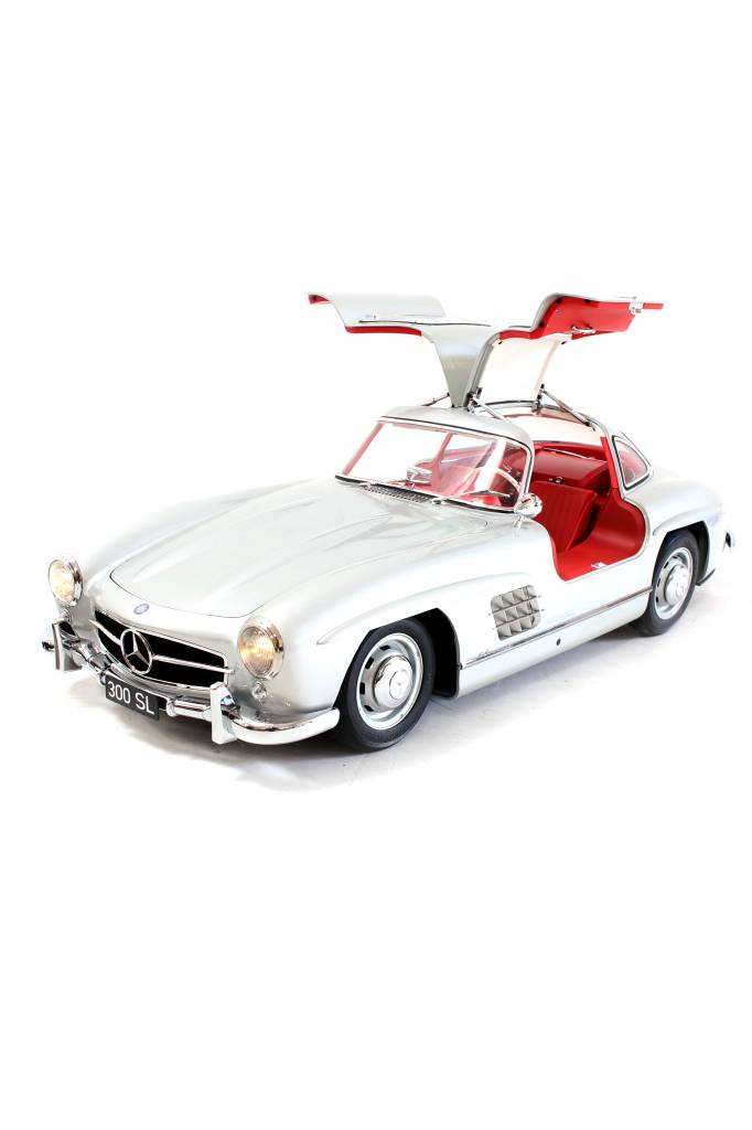 Grootste schaalmodel van de Mercedes 300SL Gullwing