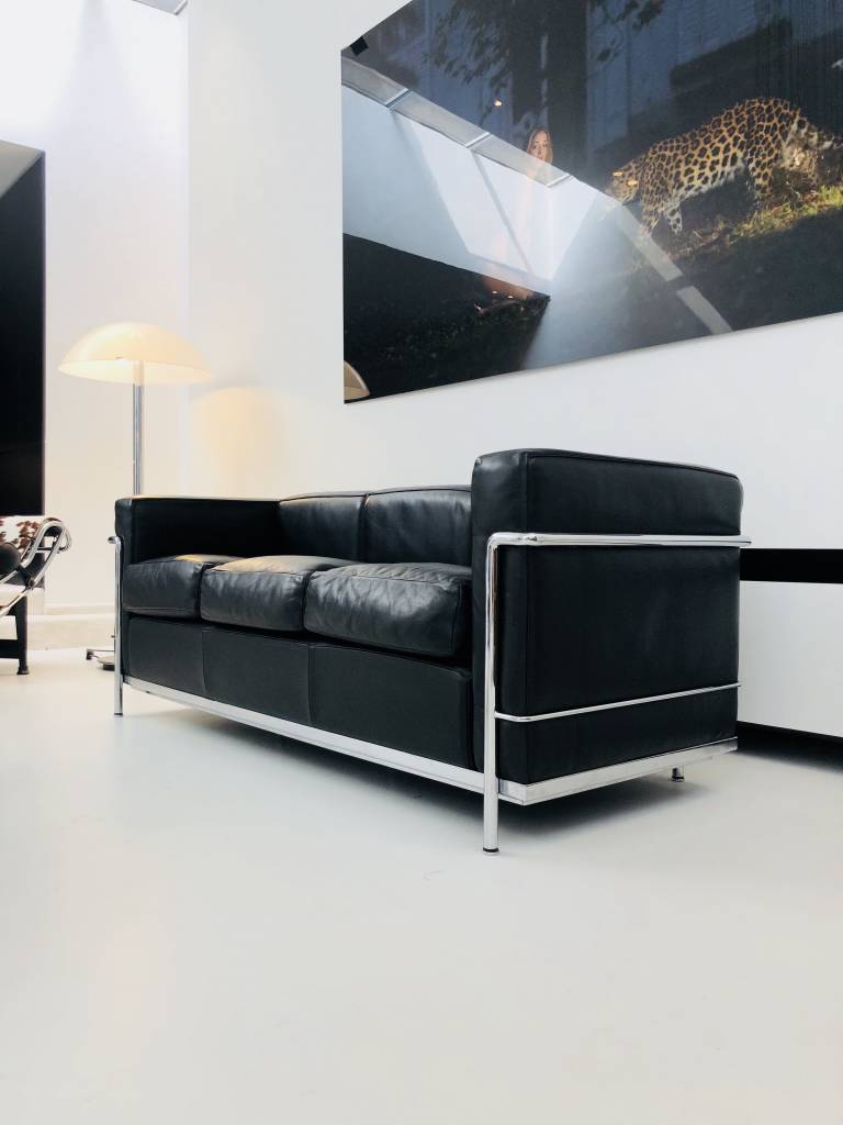 LE CORBUSIER LC2 3 SIT BLACK