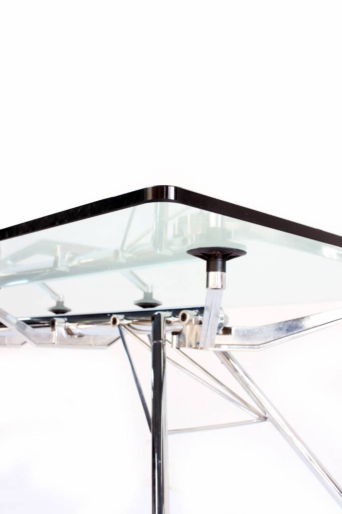 Norman Foster architects table Nomos for tecno