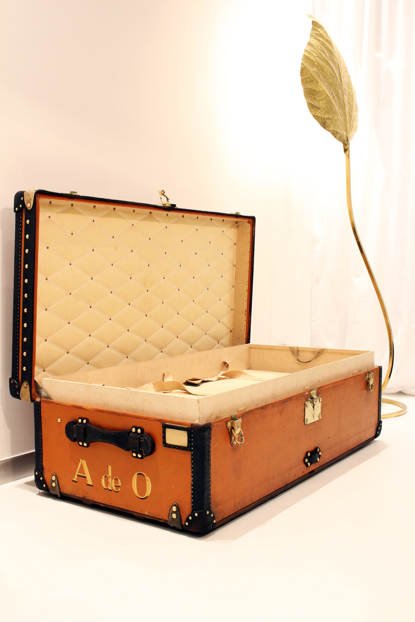 Louis Vuitton Trunk. Monogram. Malle Courrier 100. KOS home  Louis vuitton  trunk, Louis vuitton suitcase, Trunk furniture