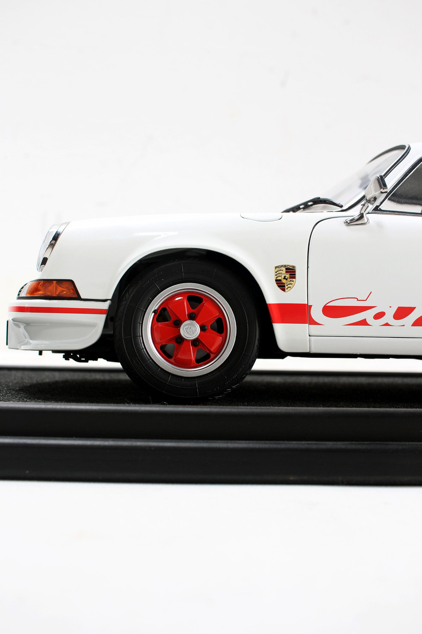 Porsche RS 2.7 schaalmodel 1:8