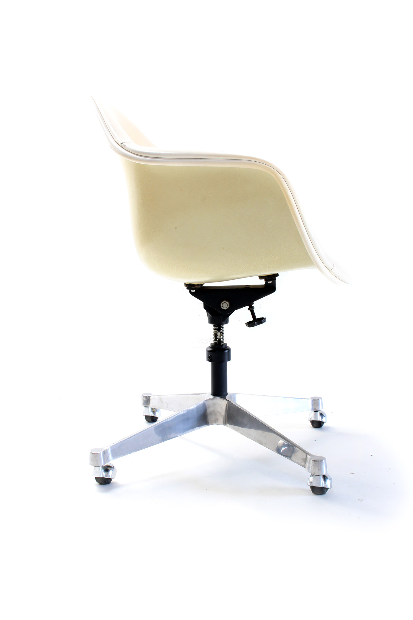 Charles Eames 1950s office chair